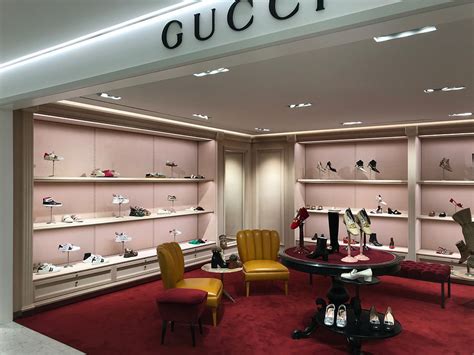 holt renfrew gucci shoes